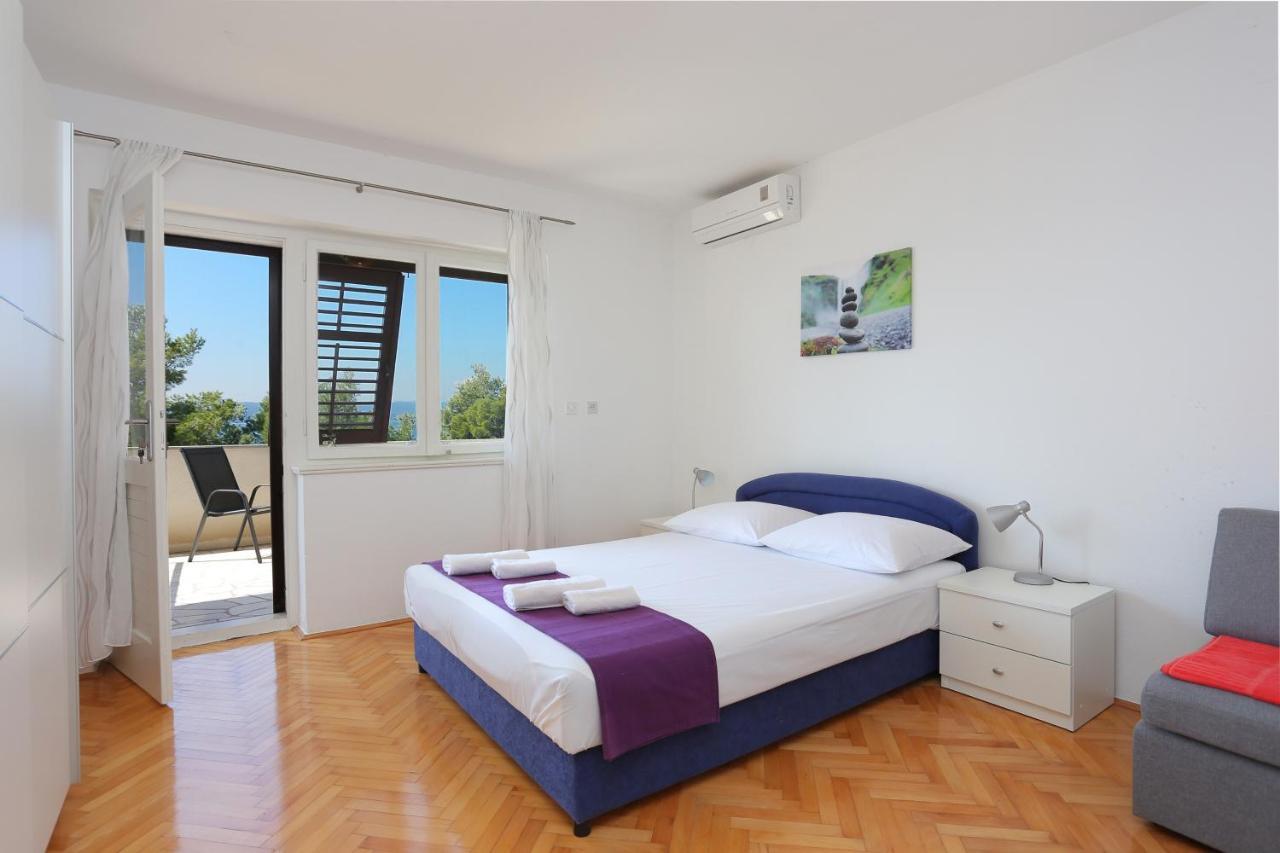 Apartments By The Sea Brela, Makarska - 2718 외부 사진